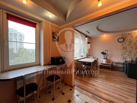 3-к квартира, 5/9 эт., 94м²