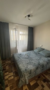 2-к квартира, 10/18 эт., 42м²