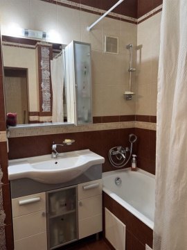 2-к квартира, 3/5 эт., 60м²