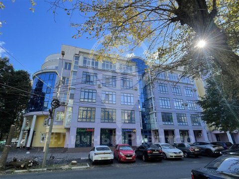 4-к квартира, 5/7 эт., 240м²