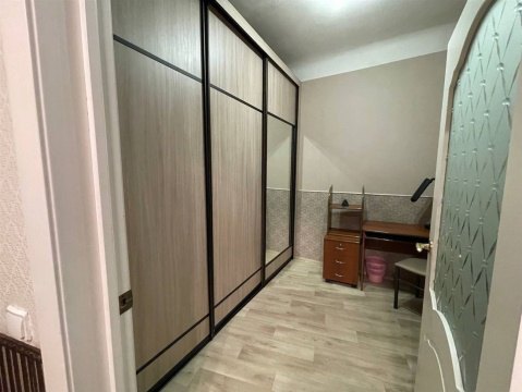 3-к квартира, 4/7 эт., 55м²