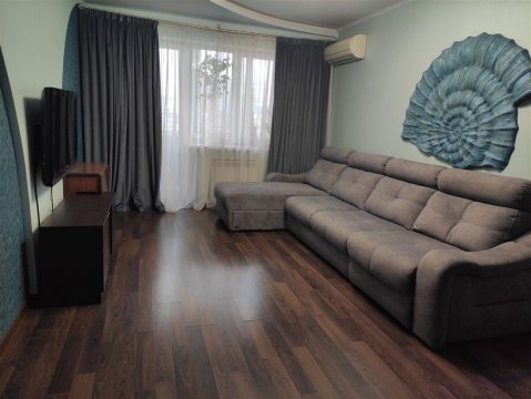 4-к квартира, 4/10 эт., 122м²