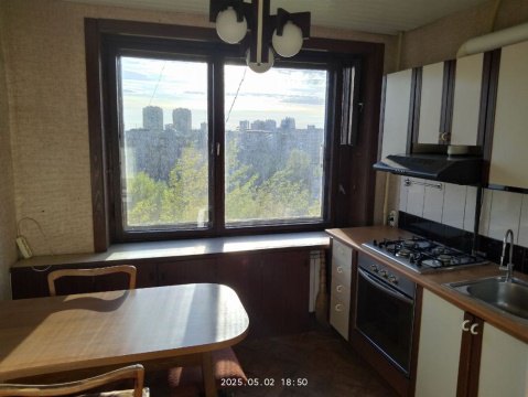 3-к квартира, 10/12 эт., 72м²