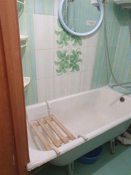 3-к квартира, 5/5 эт., 50м²