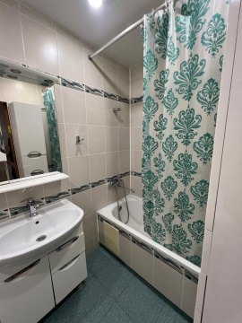 2-к квартира, 3/3 эт., 60м²
