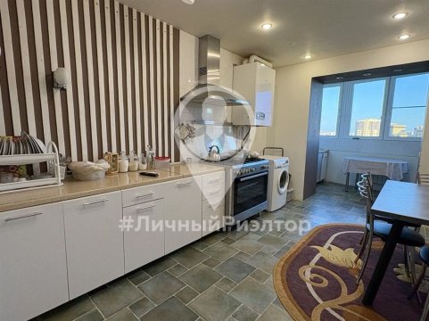 2-к квартира, 10/15 эт., 90м²