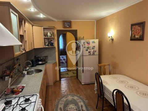 2-к квартира, 1/10 эт., 78м²
