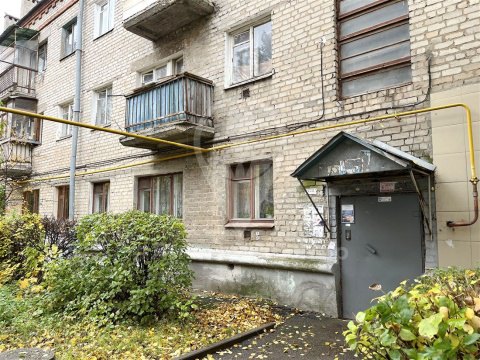 2-к квартира, 1/3 эт., 42м²