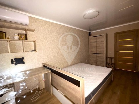 1-к квартира, 10/10 эт., 32м²