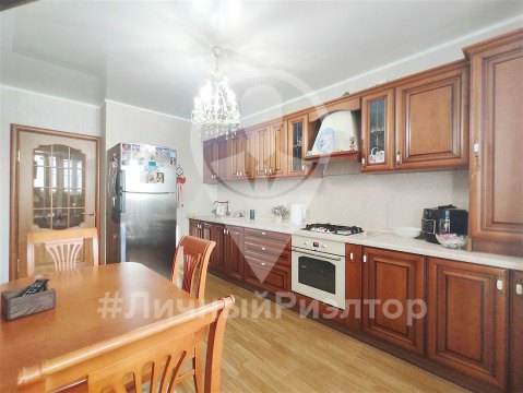 2-к квартира, 8/10 эт., 80м²