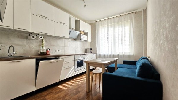 1-к квартира, 1/6 эт., 42м²