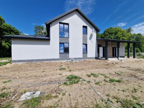 Дом 250м², участок 12 сот.