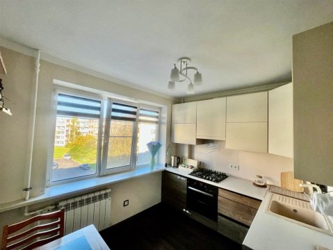 2-к квартира, 4/5 эт., 52м²