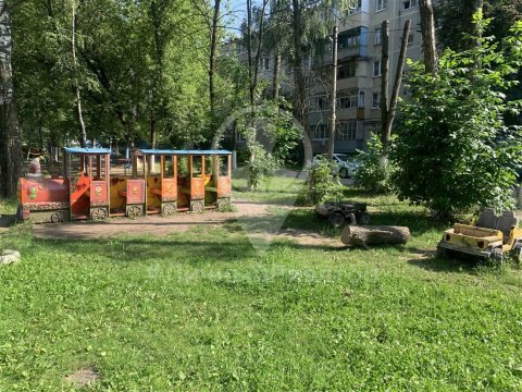 2-к квартира, 5/5 эт., 42м²