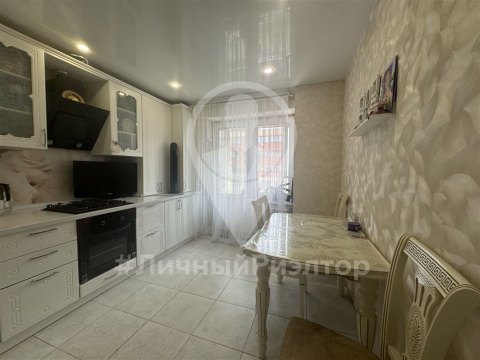 3-к квартира, 5/7 эт., 63м²