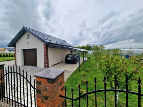 Дом 200м², участок 67 сот.