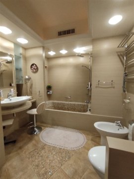 4-к квартира, 5/8 эт., 111м²
