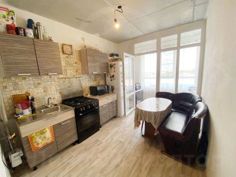2-к квартира, 6/18 эт., 60м²