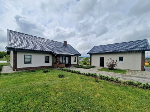 Дом 200м², участок 67 сот.