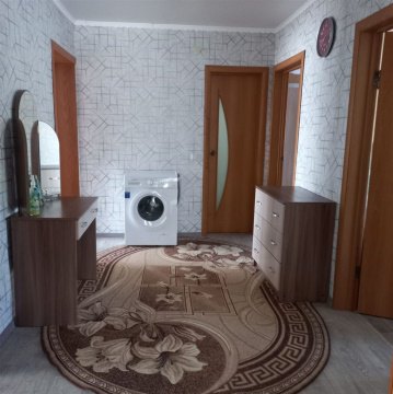 3-к квартира, 1/1 эт., 90м²