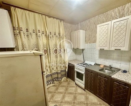 3-к квартира, 1/5 эт., 58м²