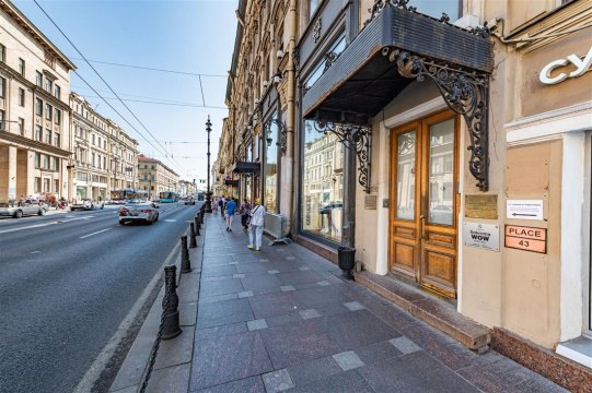 3-к квартира, 5/6 эт., 181м²