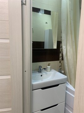 2-к квартира, 1/3 эт., 53м²