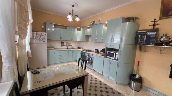 Дом 325м², участок 1 000 сот.