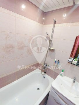 2-к квартира, 5/5 эт., 47м²