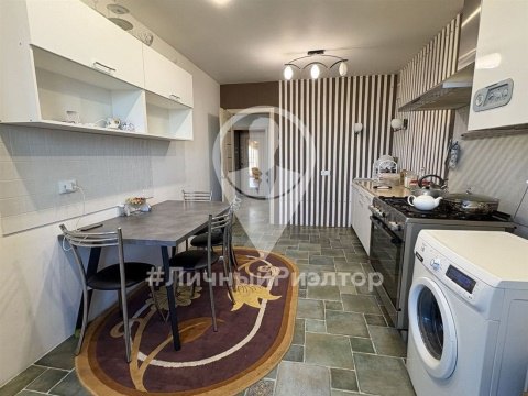 2-к квартира, 10/15 эт., 90м²