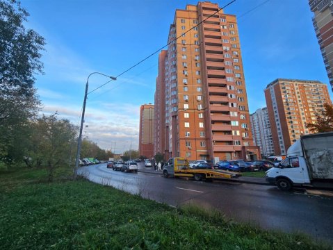 3-к квартира, 4/17 эт., 70м²