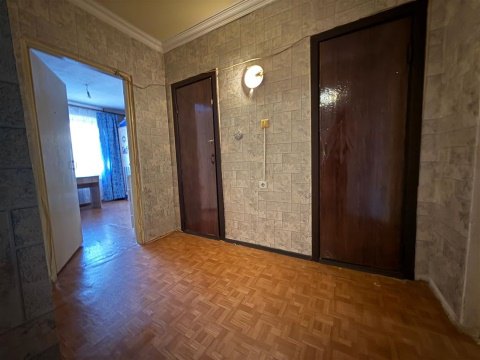 3-к квартира, 1/10 эт., 81м²