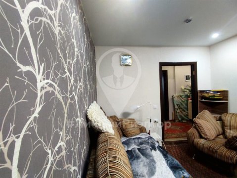 2-к квартира, 3/3 эт., 53м²