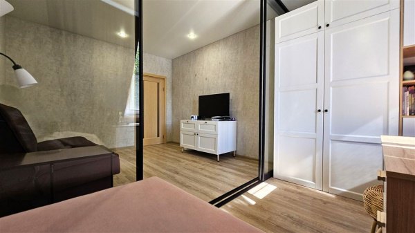 1-к квартира, 1/6 эт., 42м²