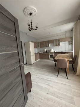 2-к квартира, 1/4 эт., 50м²