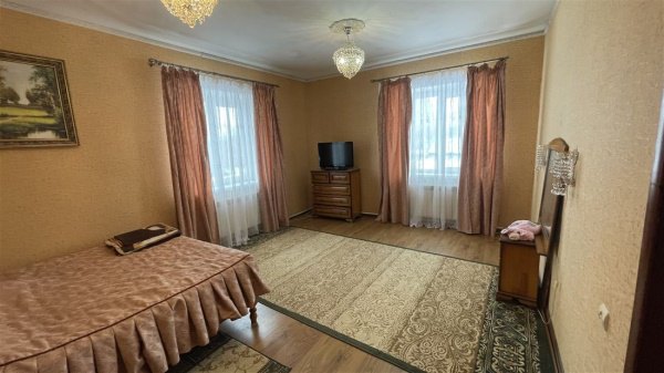 Дом 325м², участок 1 000 сот.