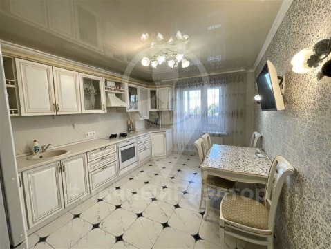 2-к квартира, 4/17 эт., 69м²
