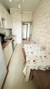 2-к квартира, 8/9 эт., 48м²