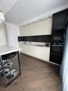 2-к квартира, 17/17 эт., 52м²
