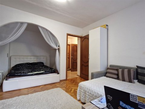 1-к квартира, 1/16 эт., 35м²