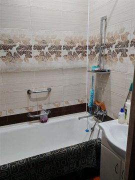2-к квартира, 1/3 эт., 58м²