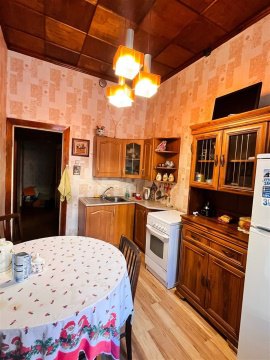 2-к квартира, 2/4 эт., 60м²