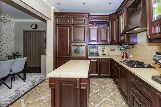 4-к квартира, 8/8 эт., 103м²