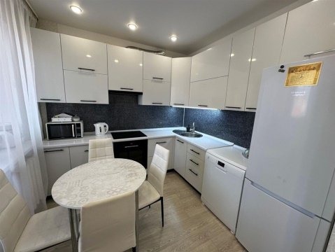 3-к квартира, 9/12 эт., 80м²