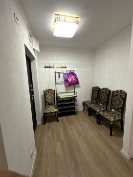 4-к квартира, 4/17 эт., 79м²