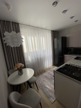 2-к квартира, 7/8 эт., 57м²