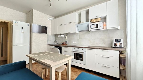 1-к квартира, 1/6 эт., 42м²