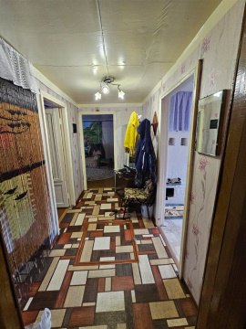 3-к квартира, 1/1 эт., 67м²