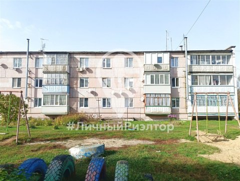 2-к квартира, 1/3 эт., 50м²