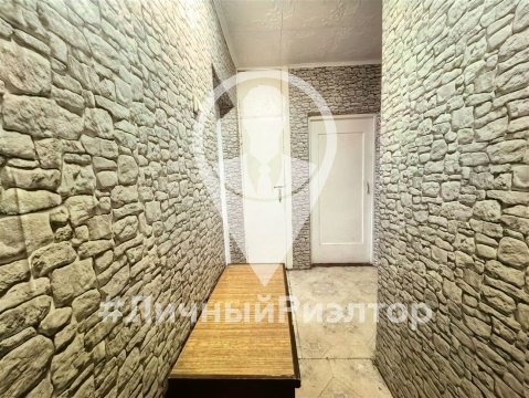3-к квартира, 1/5 эт., 61м²
